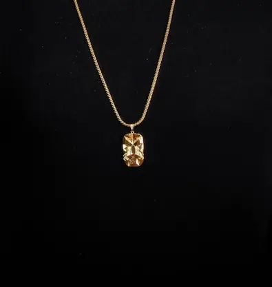 Cordão de ouro com pingente